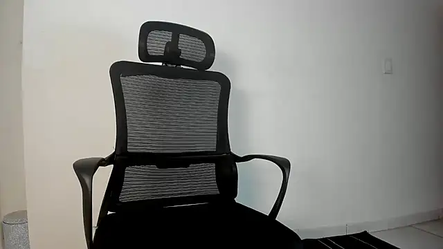 CRISTHIAN WOLF1 online show from March 26, 3:32 am