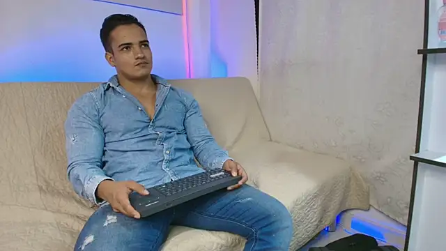 jhon nicolas online show from June 7, 9:33 pm