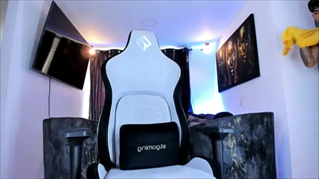 miguel aguirre  online show from February 21, 12:50 pm