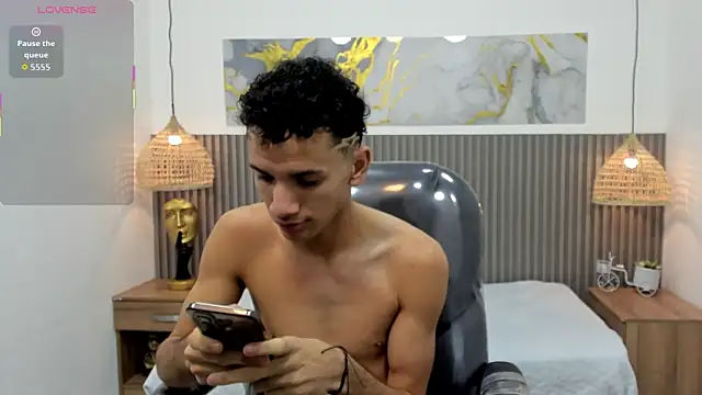 JDWhite18 online show from April 5, 3:58 am