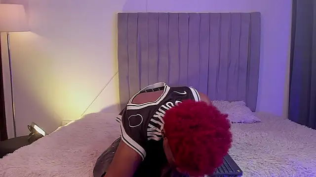 im oleiderr online show from April 22, 7:51 pm