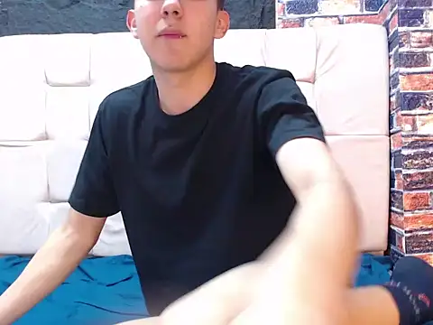 massimoferrera303av online show from February 24, 7:36 pm