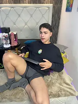 Samu Hott online show from February 3, 8:36 pm