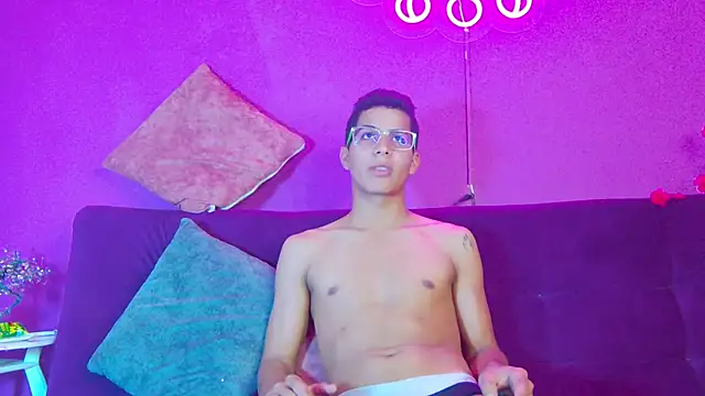 Noah Greenhartt online show from February 20, 9:05 pm