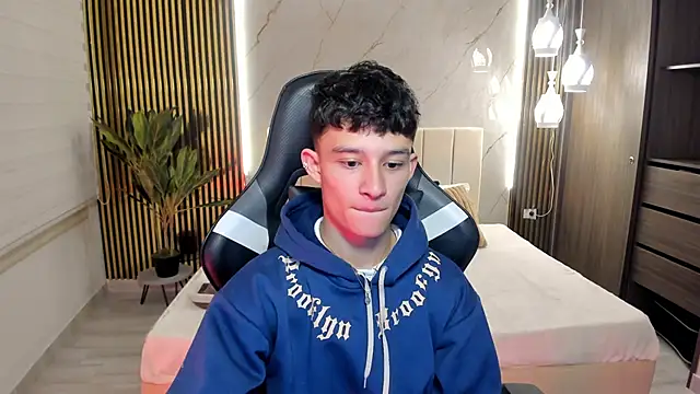 Patrick Howland  online show from February 9, 3:33 am