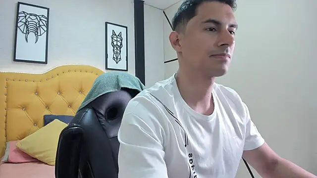 Mike Conors online show from March 31, 2:24 am