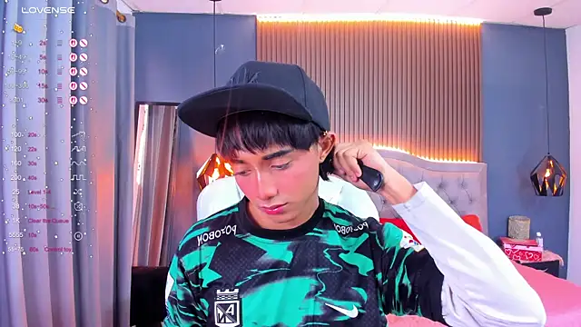 Noa 03 online show from April 24, 1:35 pm