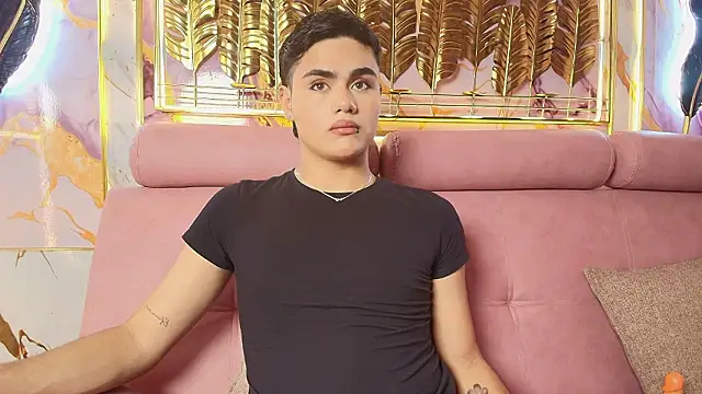 FemNoa online show from March 5, 6:59 pm