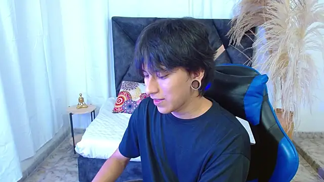 nikoo 18 online show from February 25, 2:18 pm