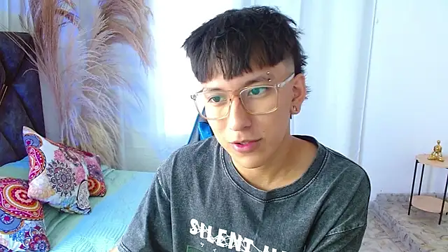 nikoo 18 online show from April 24, 2:30 pm