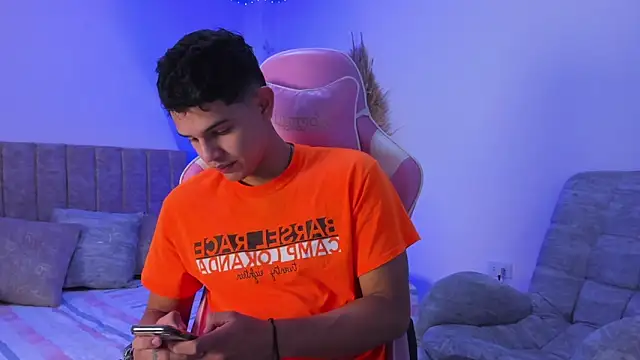 Adrian Prime  online show from June 7, 12:28 am