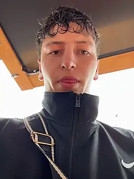 ARON LUXX online show from April 16, 3:01 pm