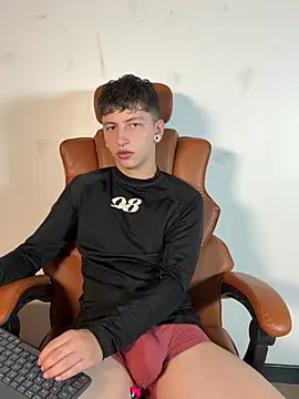 ARON LUXX online show from March 17, 7:27 pm