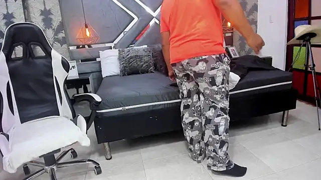 LaimCarterss online show from February 9, 12:10 pm