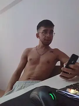 boraaily online show from March 6, 8:44 am