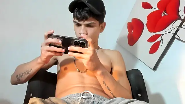 Jesshot bigcock20cm online show from June 7, 8:21 am