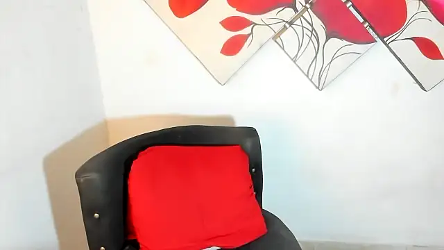 Jesshot bigcock20cm online show from June 5, 6:52 am