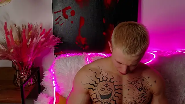 SterlingNoir online show from February 8, 9:08 pm