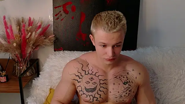 SterlingNoir online show from February 12, 10:10 am