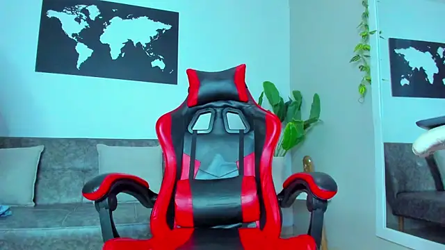 Alessrose online show from April 6, 7:58 pm