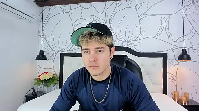 rayan linxx online show from April 20, 7:49 pm