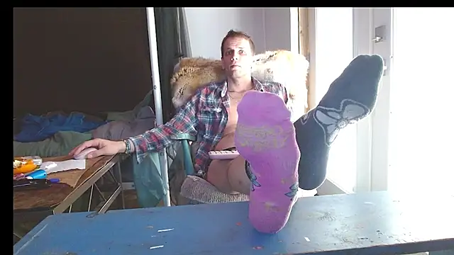 cguffey2284 online show from April 3, 9:44 pm