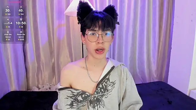 Demian Hush online show from April 7, 3:28 am