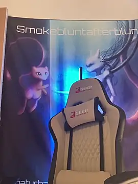 Smokebluntafterblunt online show from March 12, 2:25 pm