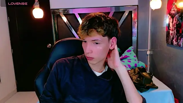 Liam Green1 online show from March 6, 8:06 pm