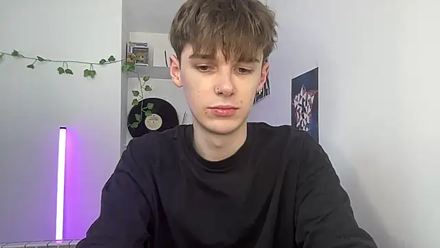 YourMilkyGuy online show from April 20, 2:19 pm