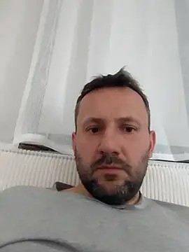 defaktor online show from April 30, 3:30 pm