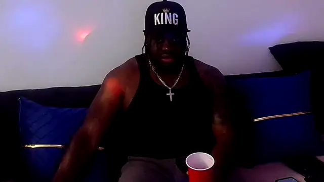 darkstallion7 online show from April 25, 5:32 am