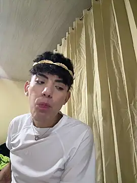 max femboy online show from March 10, 5:13 am