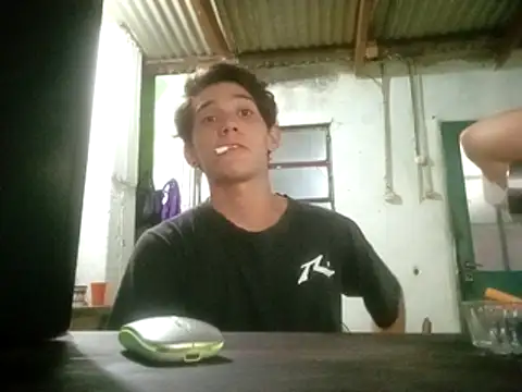 Brandon Leyes online show from February 26, 10:44 pm