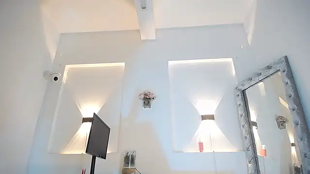 jullian ricci online show from April 22, 3:02 am