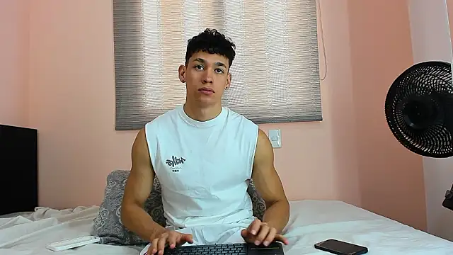 Muscle  Myke online show from March 6, 1:08 pm