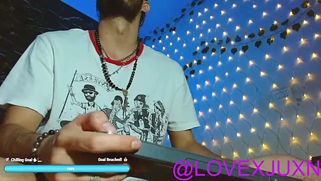 LovexJuxn8 online show from April 18, 10:20 pm