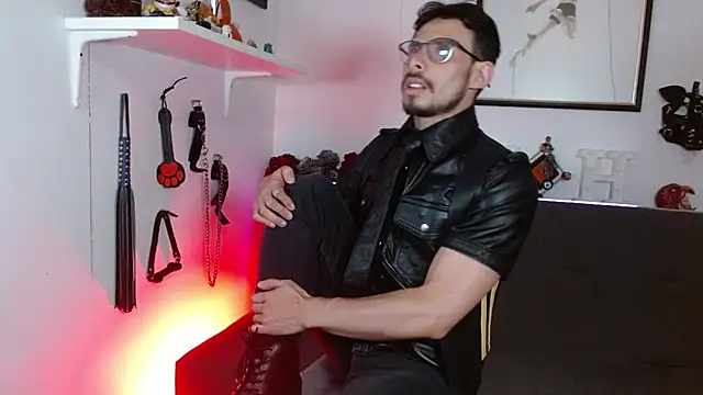 Thom sam  online show from March 9, 11:43 pm