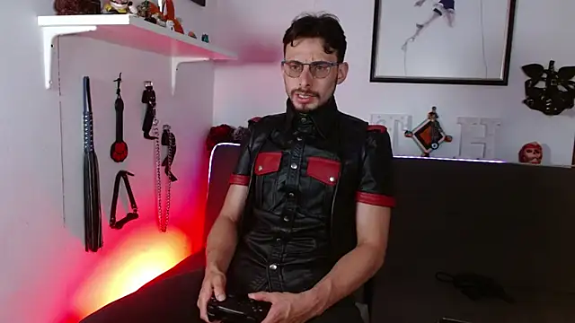 Thom sam  online show from March 8, 2:15 am