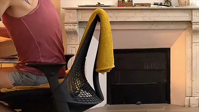 irohsako online show from April 6, 11:05 pm