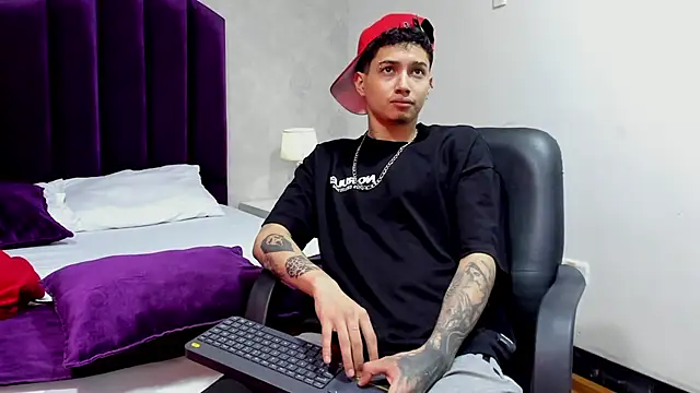 JoshBeech online show from February 25, 1:01 pm