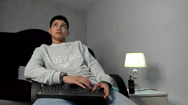 JoshBeech online show from March 5, 1:07 pm