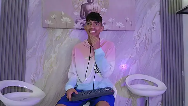 KITTY BOSH online show from April 21, 1:28 pm