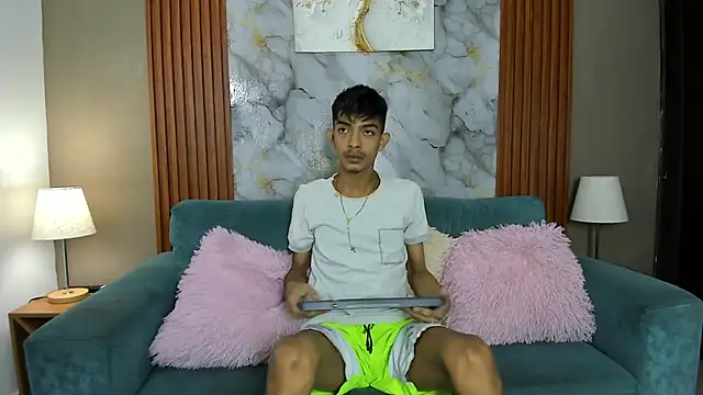 KITTY BOSH online show from March 29, 7:36 pm