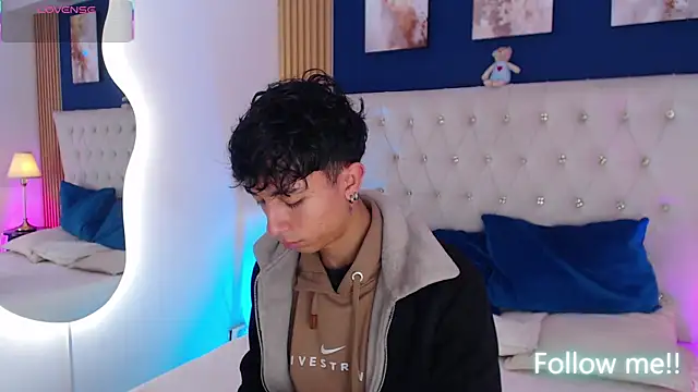 Aiden Rivers  online show from April 24, 12:51 pm