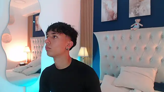 Aiden Rivers  online show from April 9, 12:55 pm