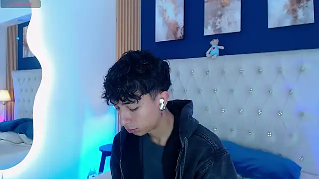 Aiden Rivers  online show from April 22, 1:05 pm