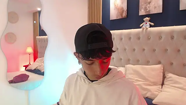 Aiden Rivers  online show from March 31, 12:51 pm