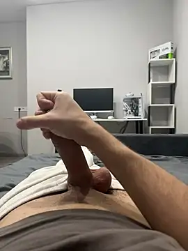 nightshiftt09 online show from March 6, 12:07 am