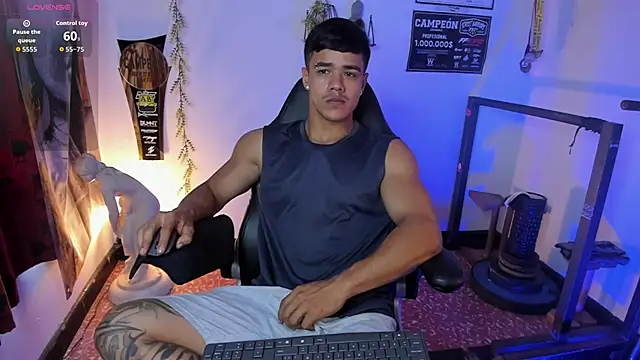 Rob zaens33 online show from April 22, 2:44 pm